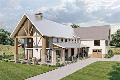 white barndominium modern farmhouse